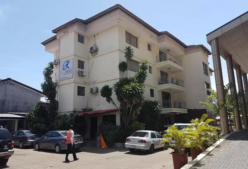 مسافرخانه Royal Hotel