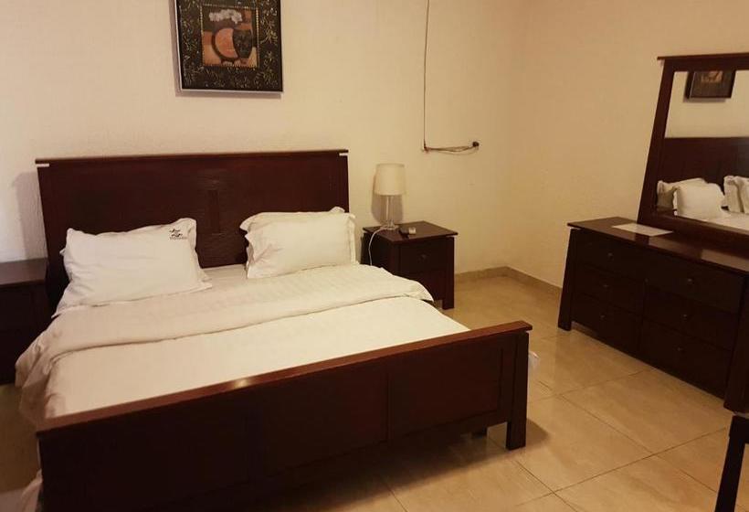 فندق فئة نجمة واحدة Royal Hotel