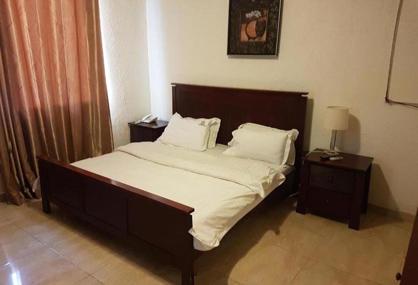 فندق فئة نجمة واحدة Royal Hotel