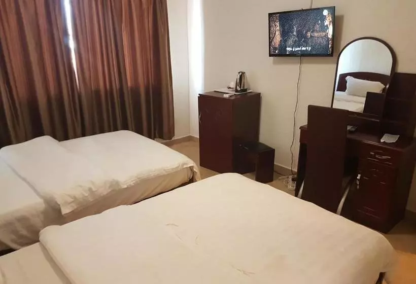 مسافرخانه Royal Hotel