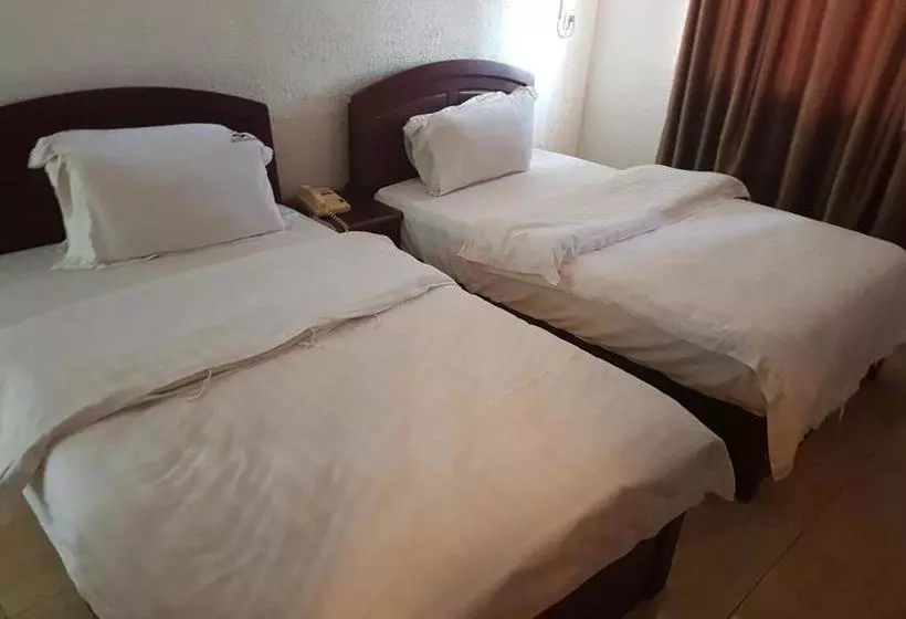 مسافرخانه Royal Hotel
