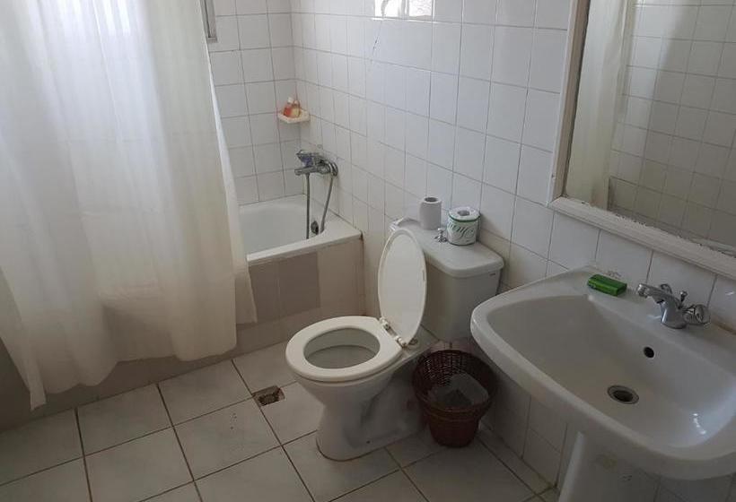 فندق فئة نجمة واحدة Royal Hotel