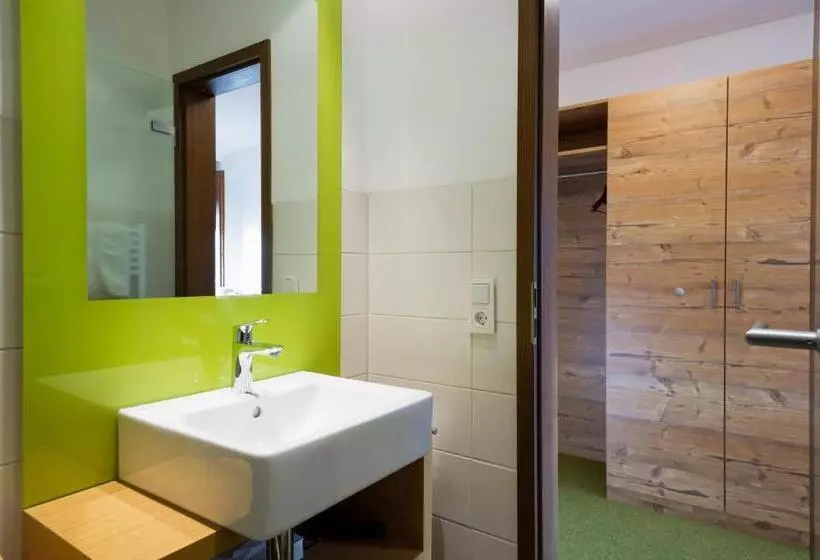 Hotelli Gasthaus Zum Hirschen