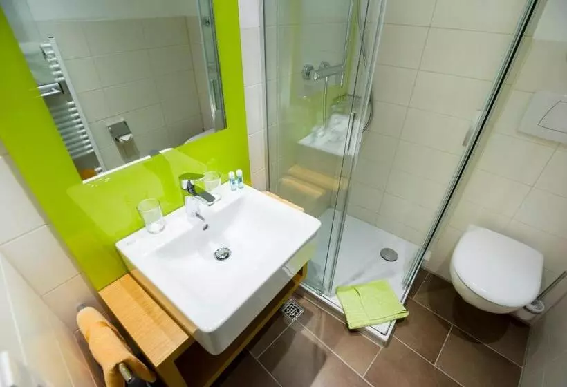 Hotelli Gasthaus Zum Hirschen