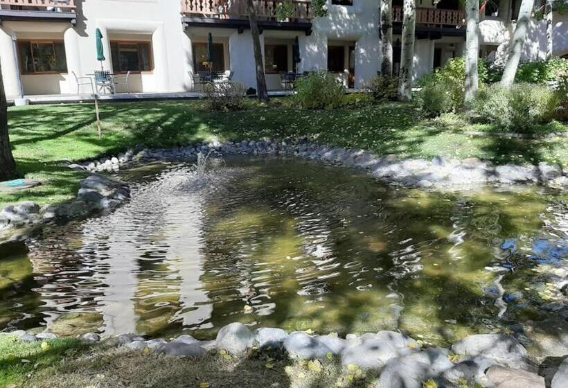 فندق Getaways At Olympic Village Inn