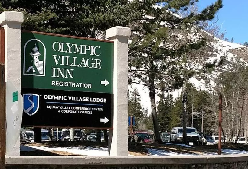 ホテル Getaways At Olympic Village Inn