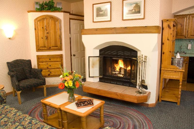 酒店 Getaways At Olympic Village Inn