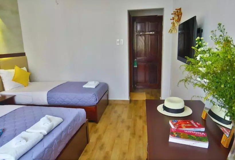 Giang Sơn Hotel江山民宿范五老区酒吧街胡志明市