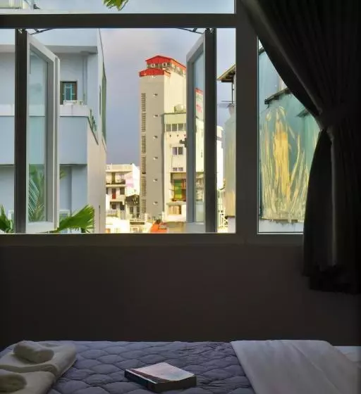 Giang Sơn Hotel江山民宿范五老区酒吧街胡志明市