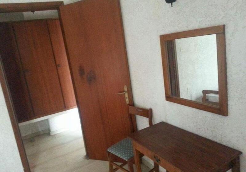 Отель Irene Apartments