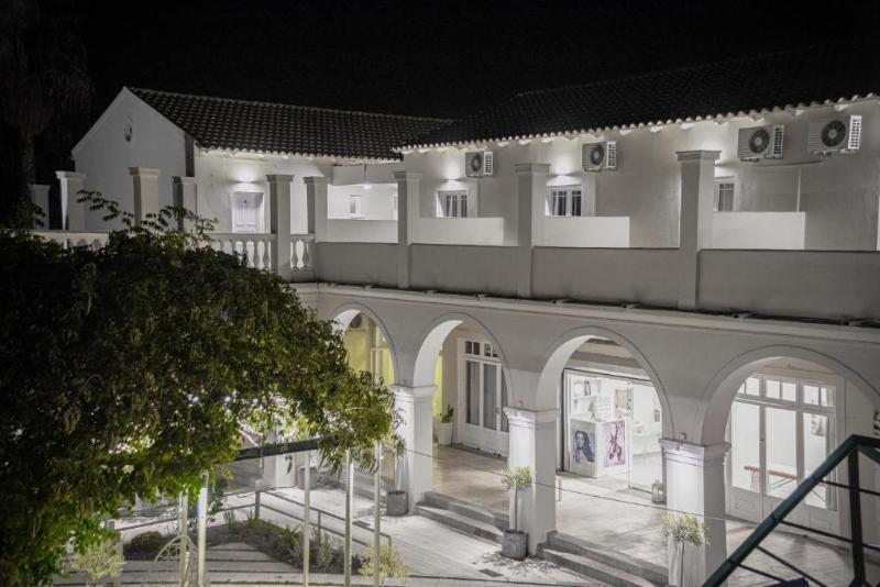 בית מלון כפרי Olive Grove Beachfront