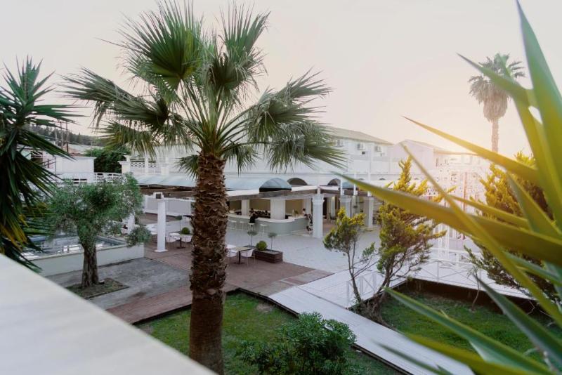 בית מלון כפרי Olive Grove Beachfront