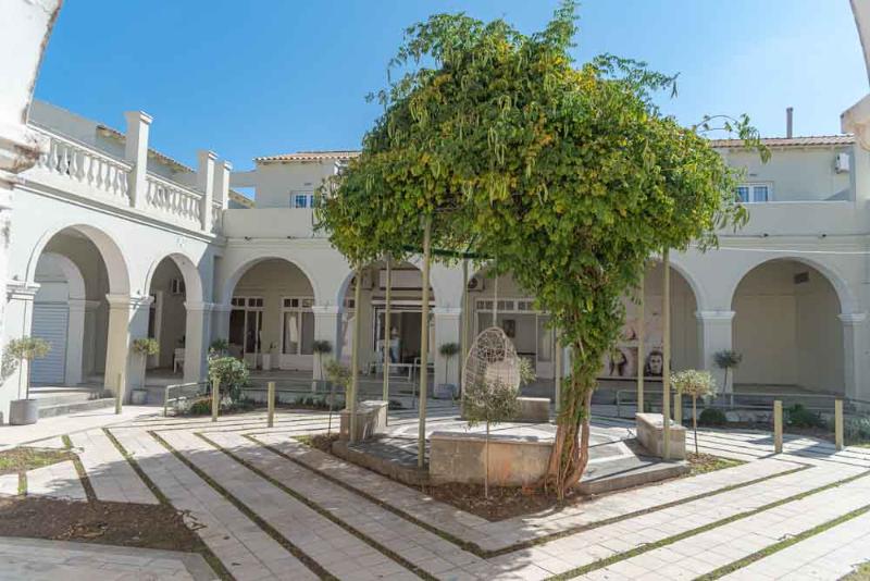 בית מלון כפרי Olive Grove Beachfront