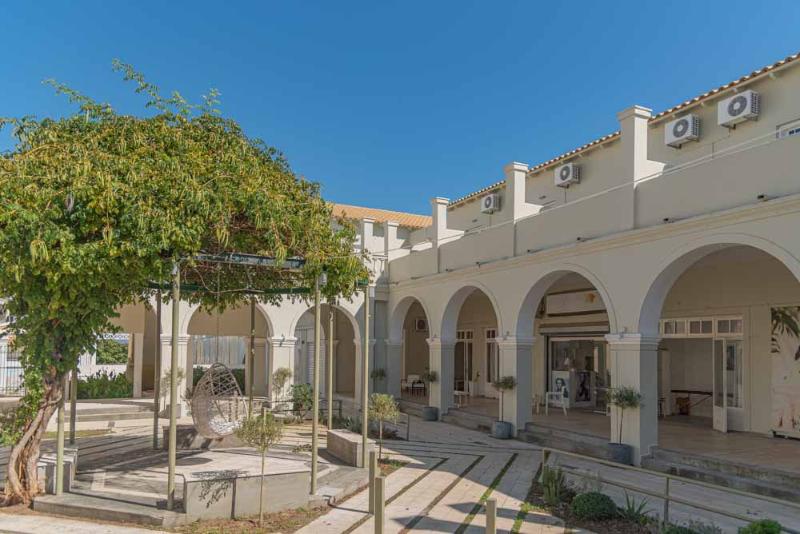 בית מלון כפרי Olive Grove Beachfront