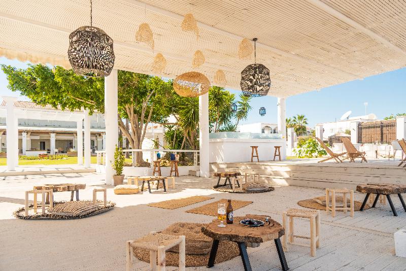 בית מלון כפרי Olive Grove Beachfront