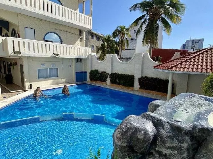 Hotelli Playa De Oro   Enfrente De Wtc Y Plazas Comerciales