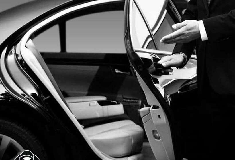 فندق Victoria Court Escarpment   Pasig