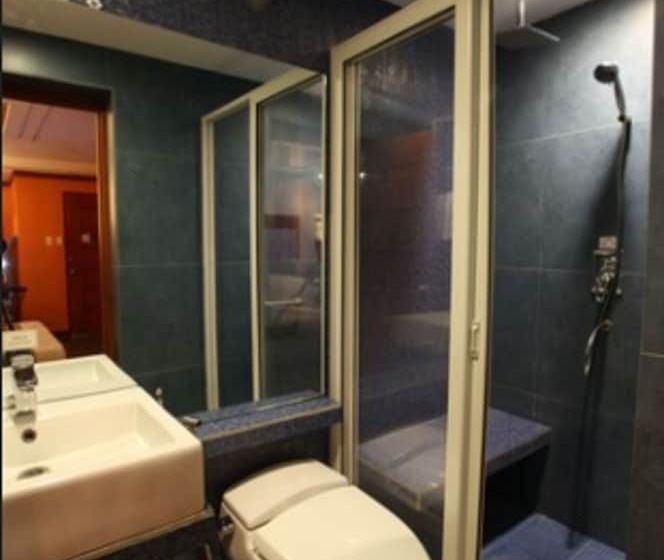 فندق Victoria Court Escarpment   Pasig