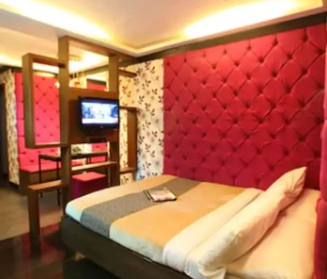 ホテル Victoria Court Escarpment Pasig
