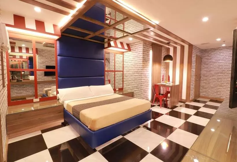 ホテル Victoria Court Escarpment Pasig