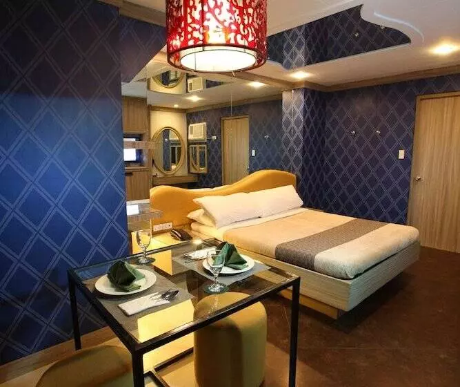 ホテル Victoria Court Escarpment Pasig