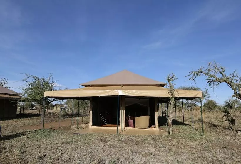 استراحتگاه Serengeti Wild Camps