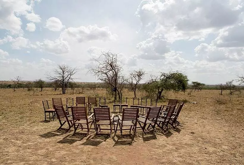 استراحتگاه Serengeti Wild Camps