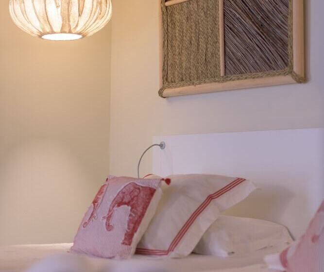 هتل Alojamiento Con Encanto La Luna En El Alba