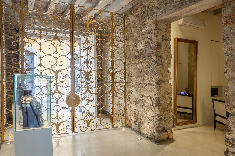 هتل Mansion Tcherassi