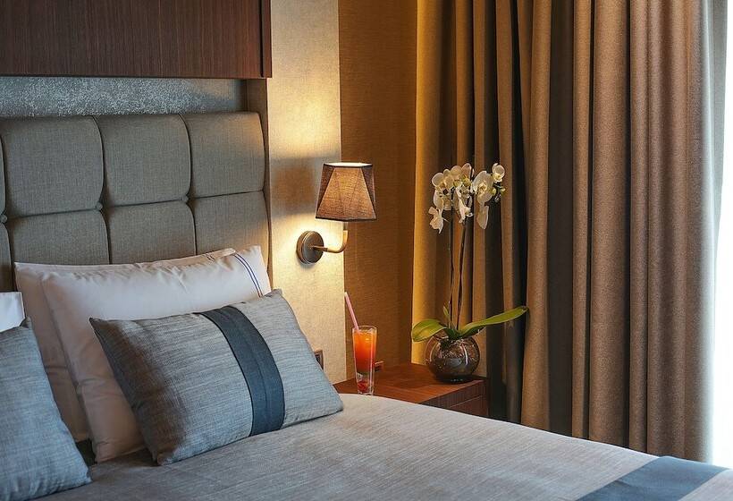 Отель Mavi Marin Boutique