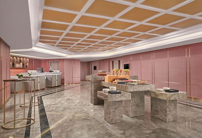 Отель Vinpearl Landmark 81 Autograph Collection