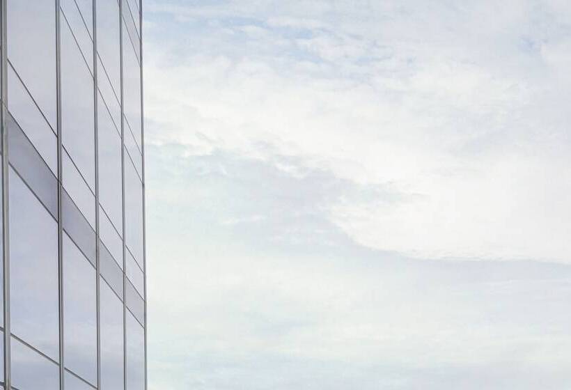 Отель Vinpearl Landmark 81 Autograph Collection