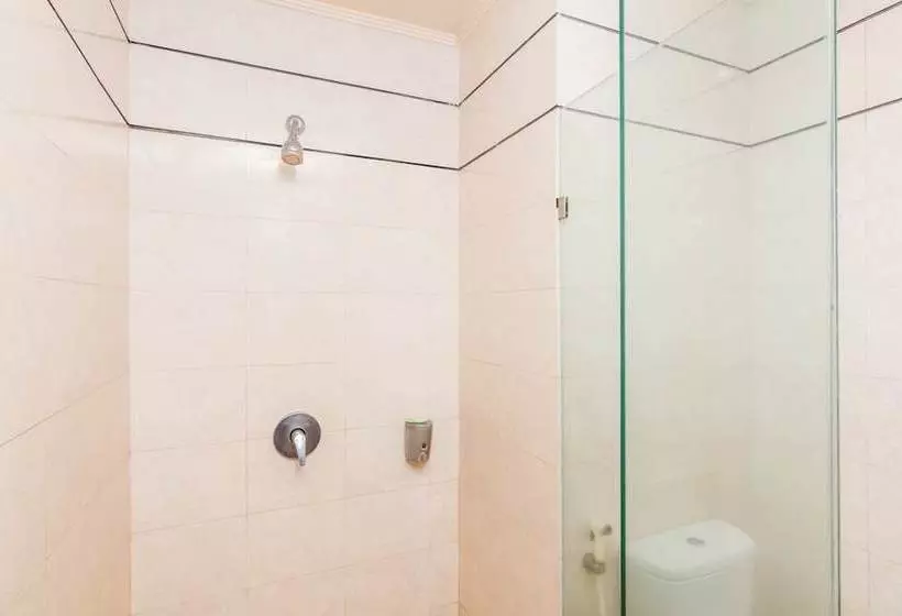 La Walon Hotel By Zen Rooms