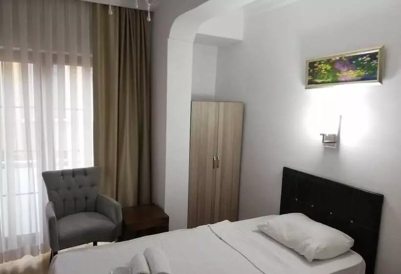 Selanikli Pansiyon Heybeliada