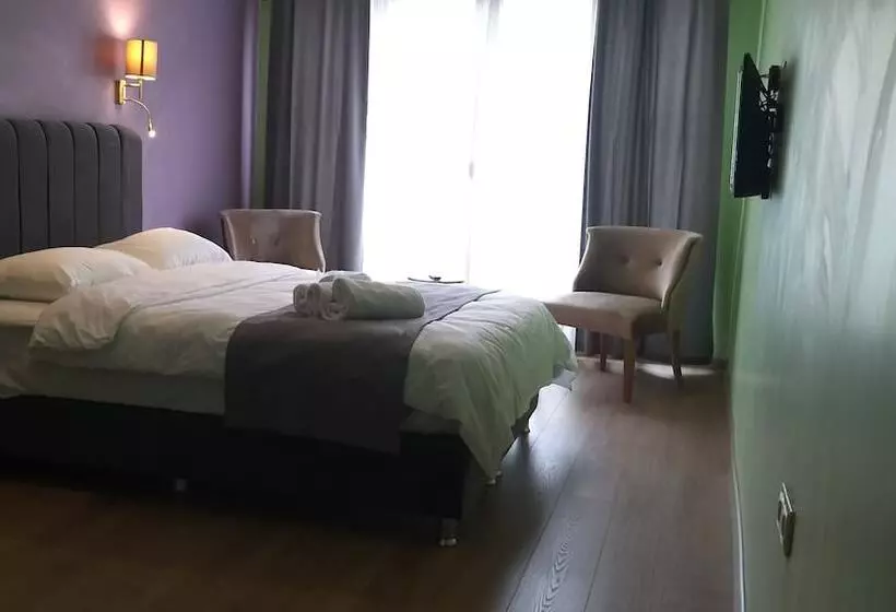 Selanikli Pansiyon Heybeliada