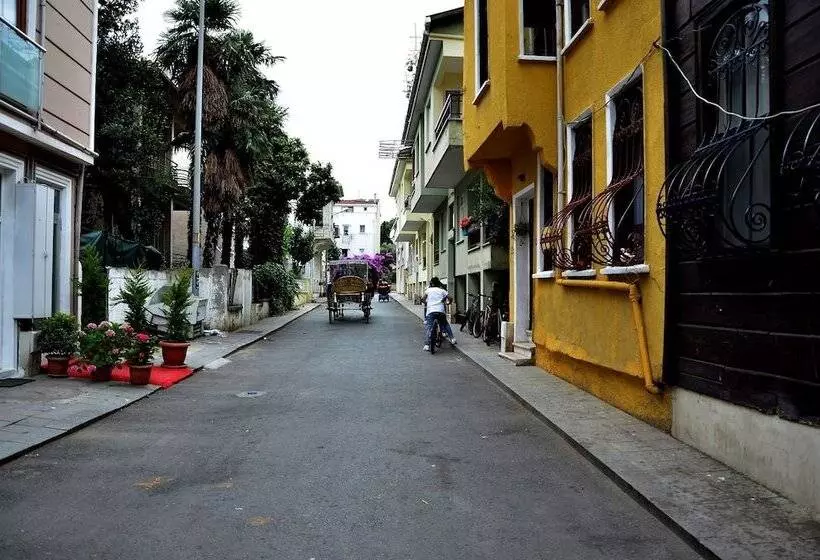 Selanikli Pansiyon Heybeliada