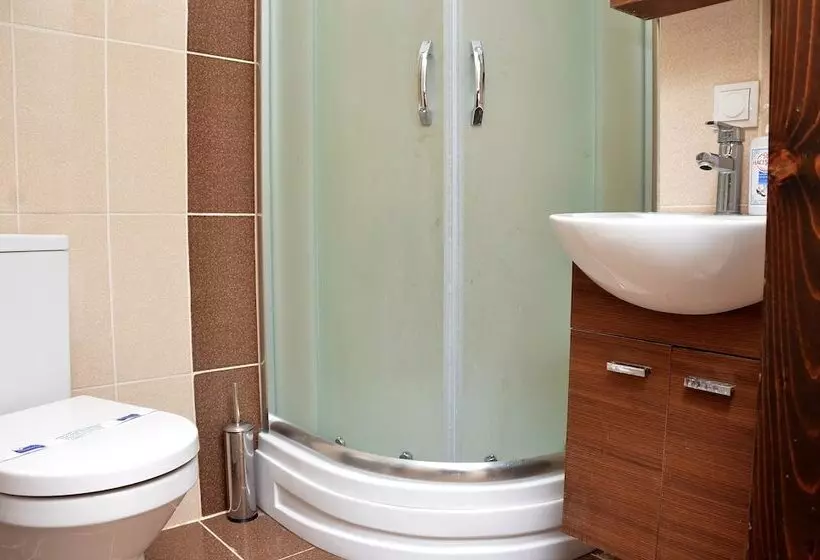 Selanikli Pansiyon Heybeliada