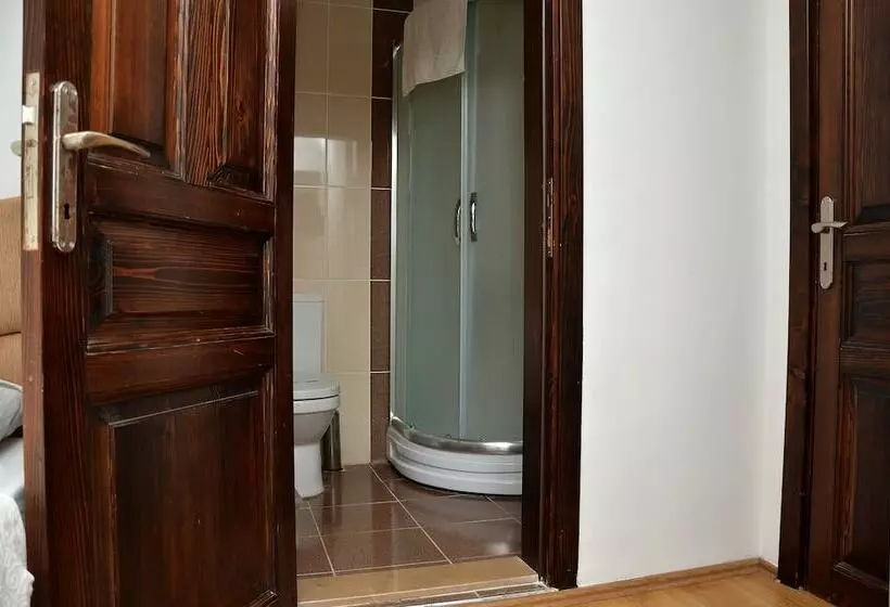 Selanikli Pansiyon Heybeliada