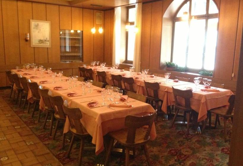 Hostel Des Alpes   Restaurant & Pizzeria