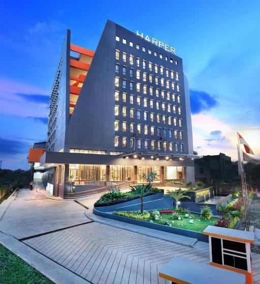 Hotel Harper Palembang By Aston