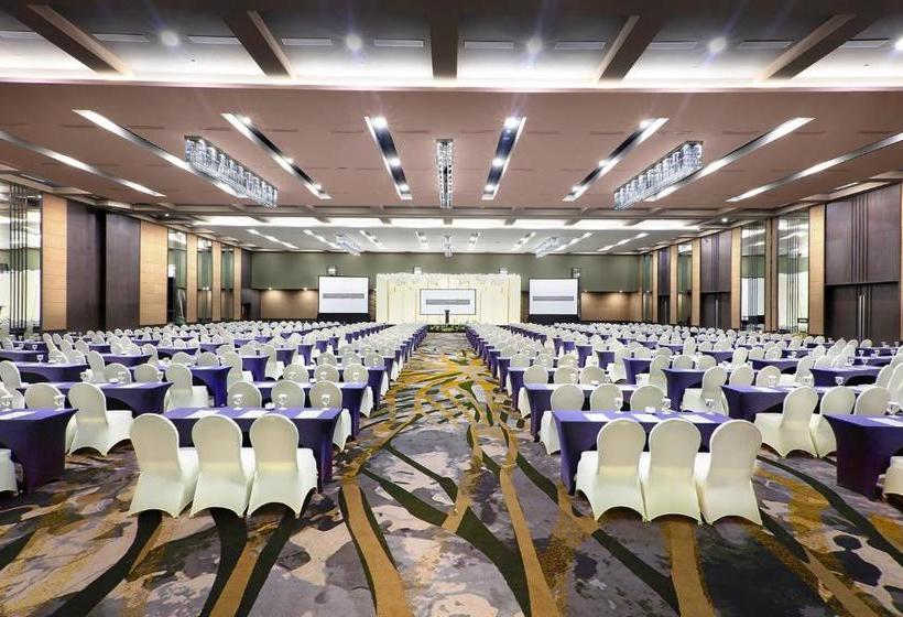 Hotel Harper Palembang By Aston