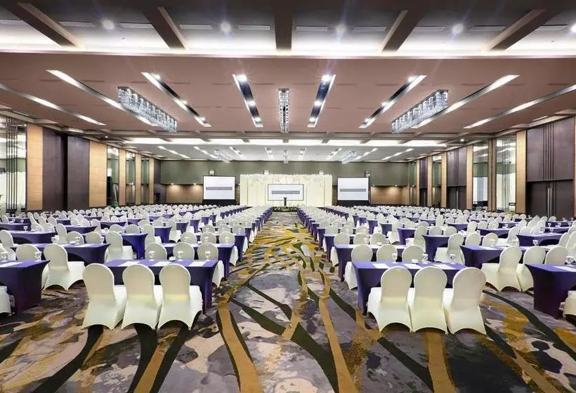 Hotelli Harper Palembang By Aston