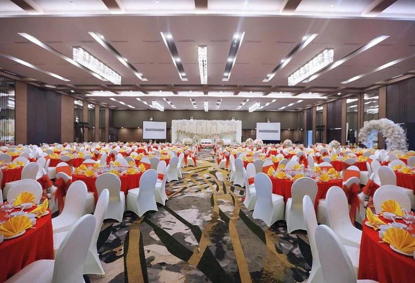 Hotel Harper Palembang By Aston