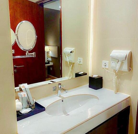 Hotel Harper Palembang By Aston