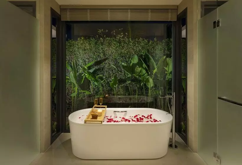 هتل Melia Ho Tram Beach Resort