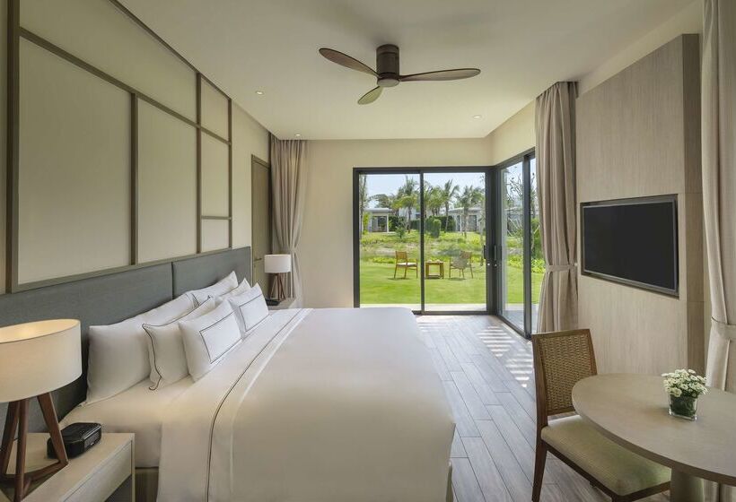 בית מלון כפרי Melia Ho Tram Beach Resort