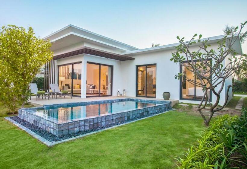 בית מלון כפרי Melia Ho Tram Beach Resort