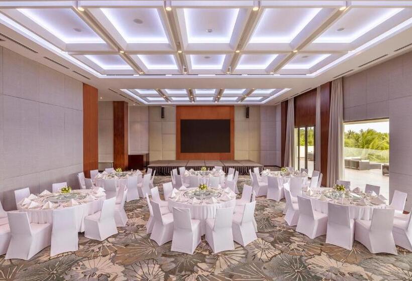 בית מלון כפרי Melia Ho Tram Beach Resort