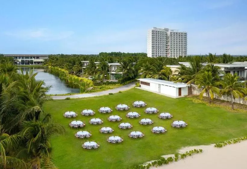 هتل Melia Ho Tram Beach Resort