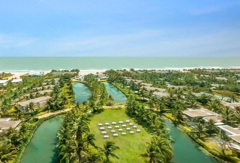 בית מלון כפרי Melia Ho Tram Beach Resort